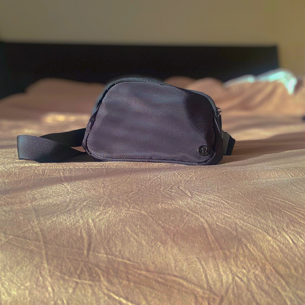 lululemon everywhere belt bag